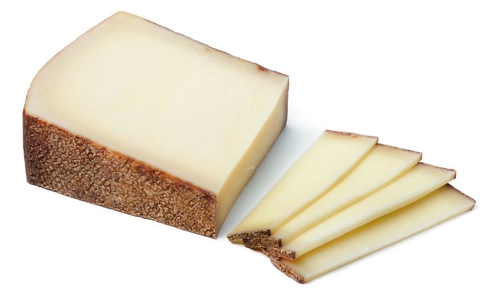 Gruyere-Käse darf fehlt nie im Kühlschrank